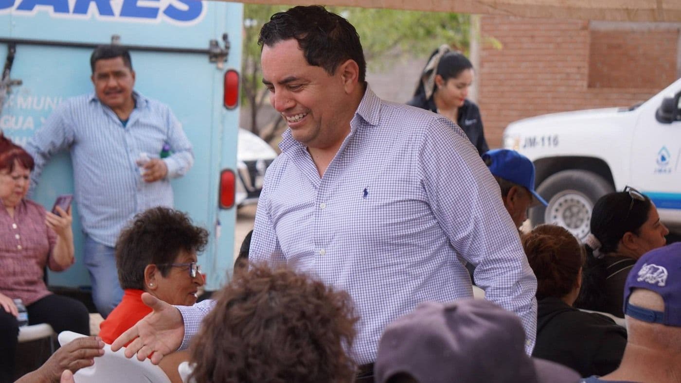 El titular de la Junta Municipal de Aguas y Saneamiento, de trabajo